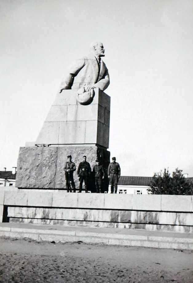 12 октября 1941 года. Центральная площадь