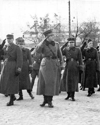 12. lokakuuta 1941. 11.D:n komentaja eversti Heiskanen, VII AK:n komentaja kenraalimajuri Hägglund, Karjalan A:n komentaja kenraaliluutnantti Heinrichs, VI AK:n komentaja kenraalimajuri Talvela ja 5.D:n komentaja eversti Tapola