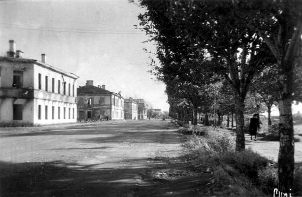 1940-luvun alussa. Kaupungin katu