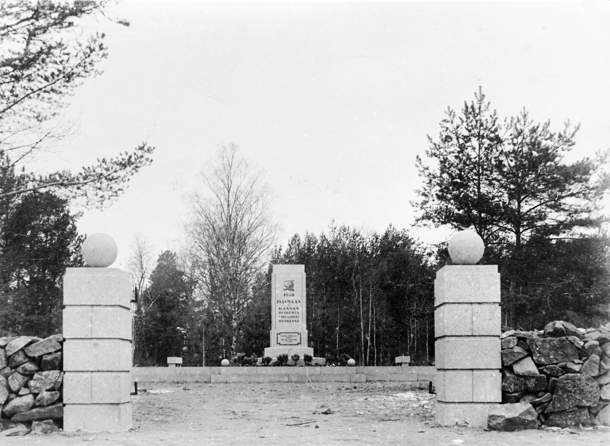 1930-е годы. Монумент в Антреа