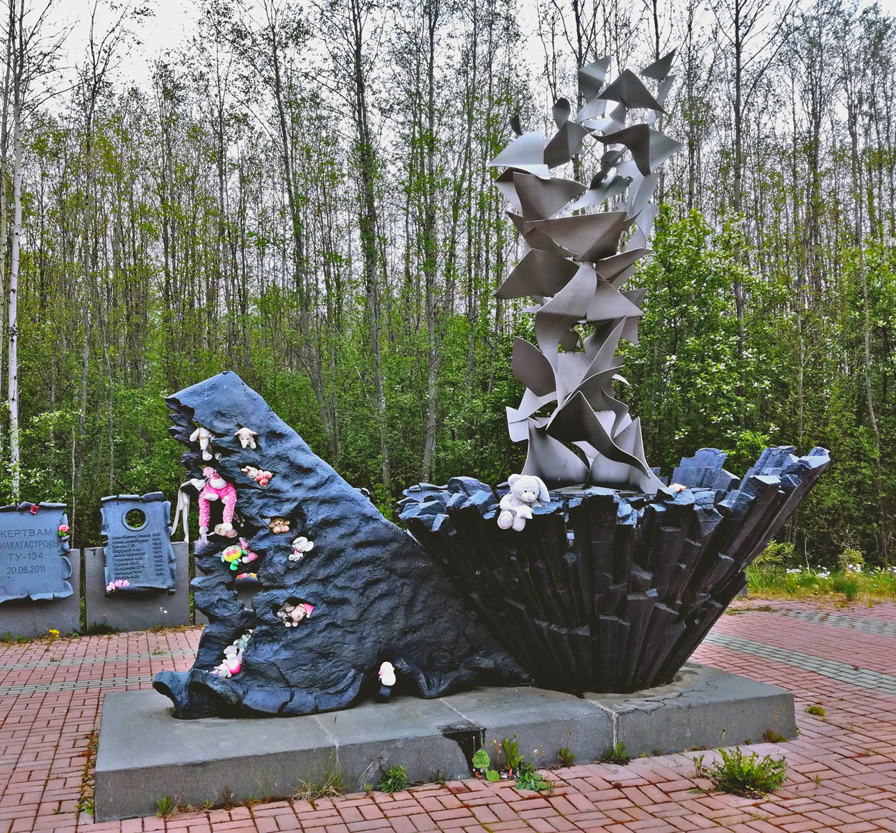 Май 2018 года. Памятник на месте крушения