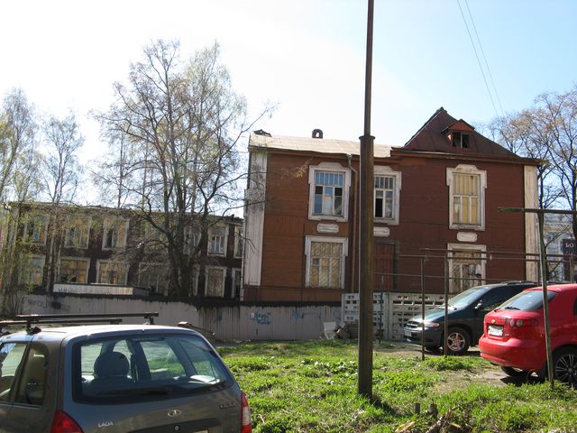 15. toukokuuta 2012. Petroskoi. Kareldrev -trustin rakennus
