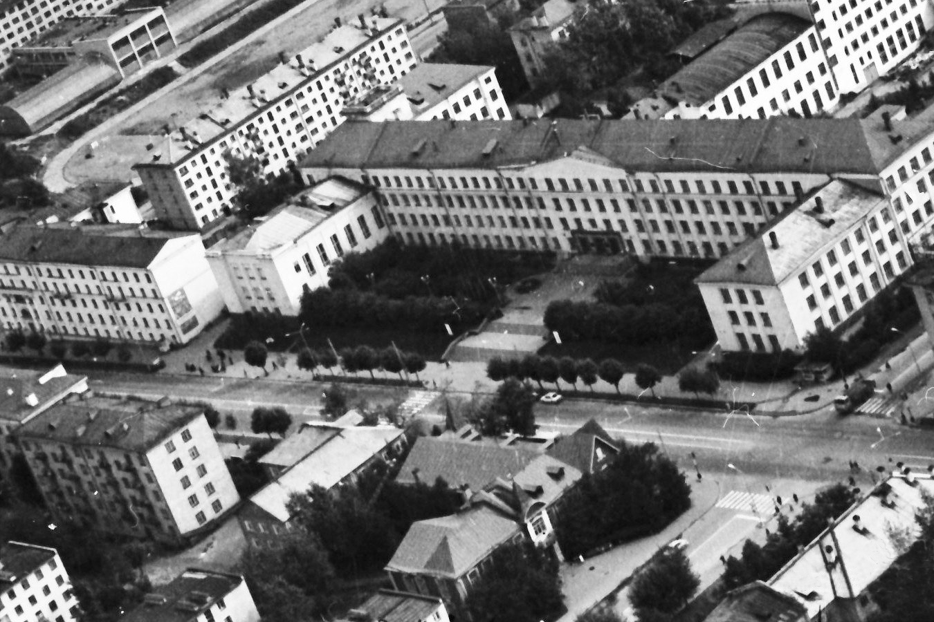 1970-luvun alussa. Petroskoi. Kareldrev -trustin rakennus