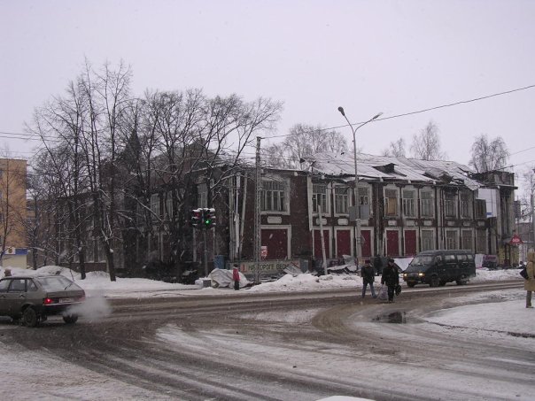 22 февраля 2006 года. Петрозаводск. Здание треста «Карелдрев»