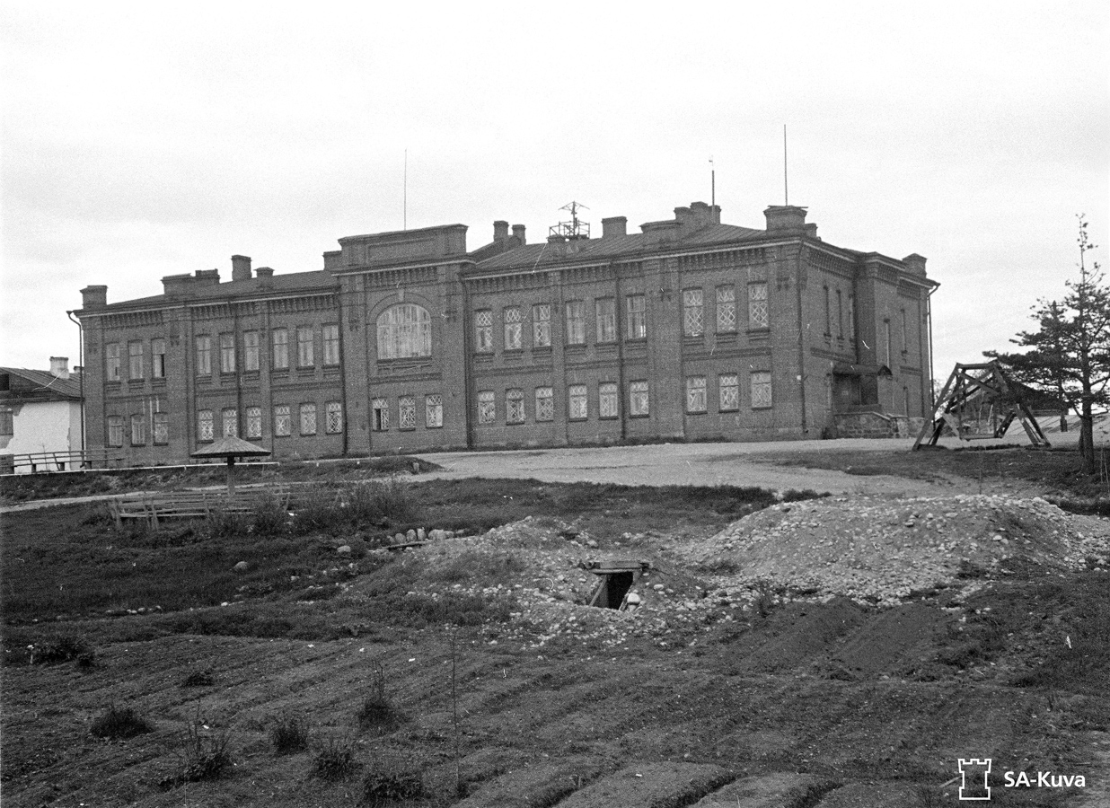 8 июня 1942 года. Петрозаводск. Здание учительской семинарии