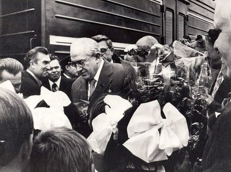 5. elokuuta 1978. Tervetuliaisseremonia toveri Juri Andropoville Petroskoin rautatieasemalla