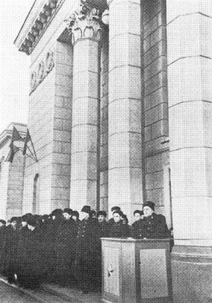 5. maaliskuuta 1955. Petroskoi. Uuden rautatieaseman avaustapahtuma