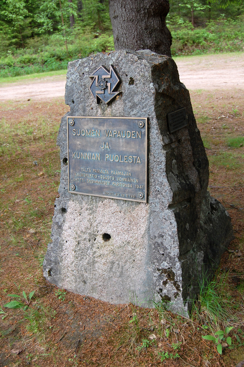 9. kesäkuuta 2012. Kaukopartio-osasto Vehniäisen muistomerkki