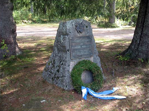 2010-luvun alussa. Kaukopartio-osasto Vehniäisen muistomerkki. © Mikko Europaeus