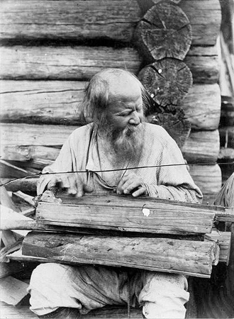 A blind old man playing the kantele
