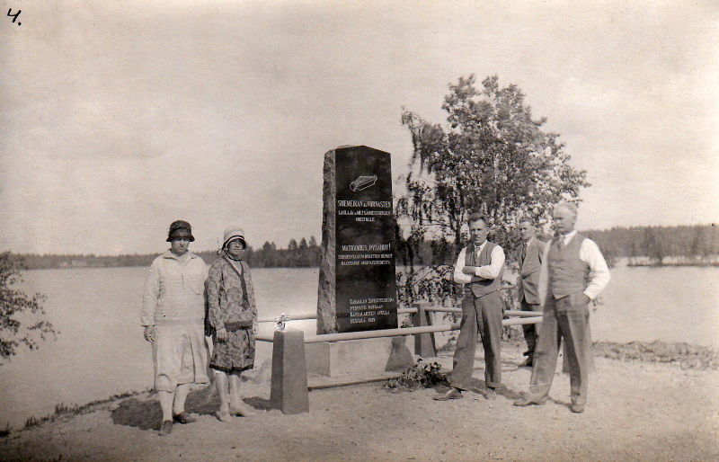 21. heinäkuuta 1929. Tolvajärvi. Runonlaulajien muistomerkin paljastaminen
