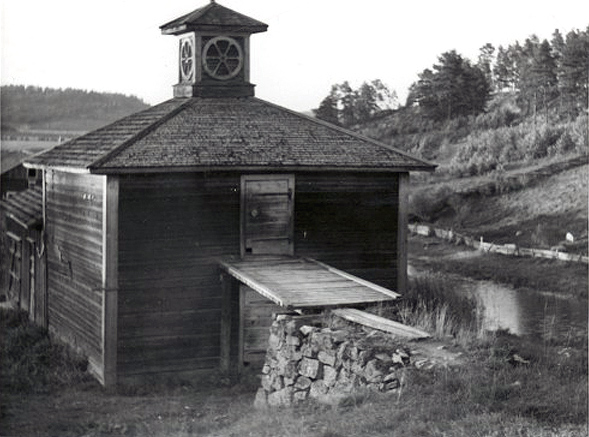 1930's. Granary in Tervu country-seat