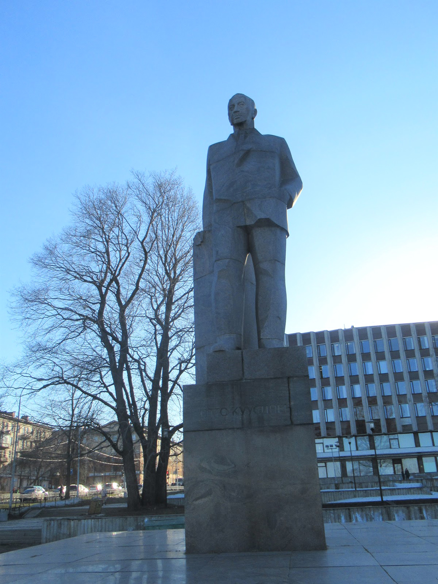 2019 год. Памятник Куусинену в Петрозаводске