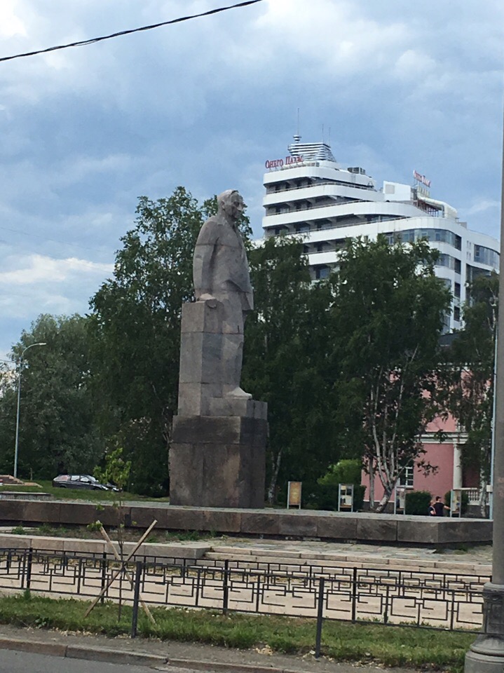 17. kesäkuuta 2018. Kuusisen patsas Petroskoissa