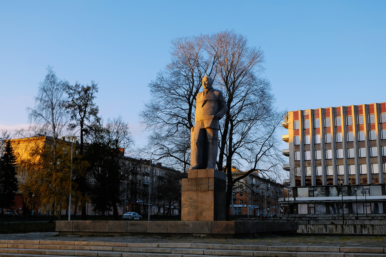 27 октября 2018 года. Памятник Куусинену в Петрозаводске