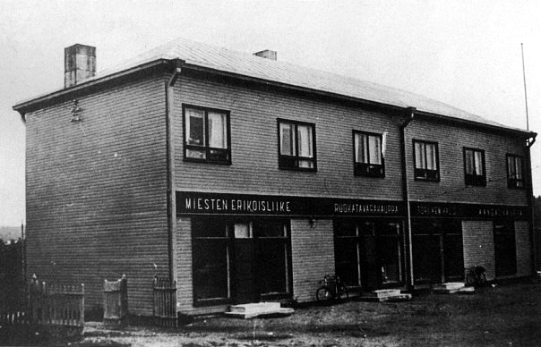 1930's. Lahdenpohja. Shop at a corner of Church Street
