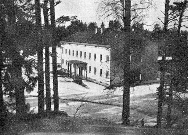 1930-luvun alussa. Huuhanmäki. Viipurin rykmentin komppanian päälliköiden asuinrakennus