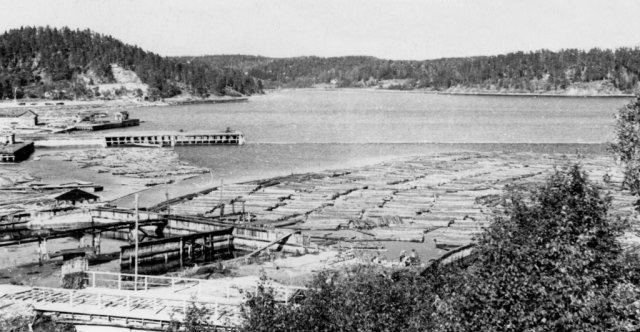 1948. Lahdenpohjan satama