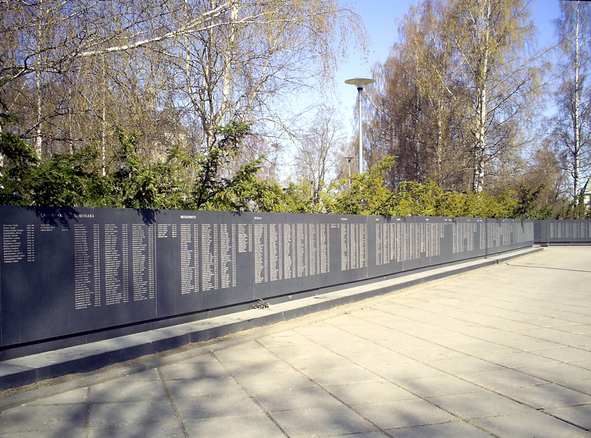 24. huhtikuuta 2014. Äiti Karjala -monumentti