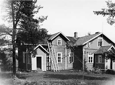 1927. Lumivaara. Priest house