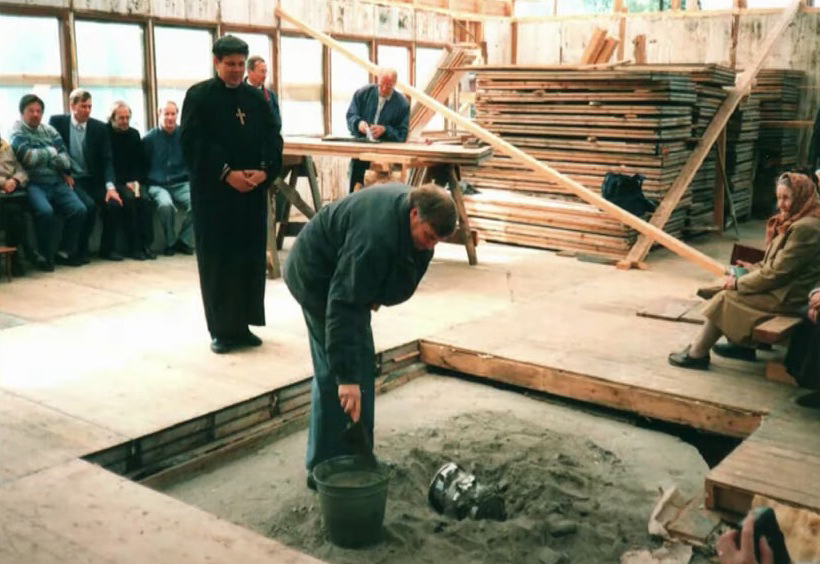 16 сентября 1995 года. Лютеранская церковь в Чалне