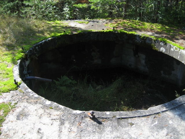 12. elokuuta 2008. Suomalaisen rannikkotykistön asemat Meg-saarella