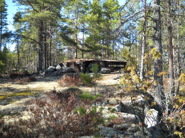 Toukokuu 2011. Suomalaisen rannikkotykistön asemat Nurkanniemessä
