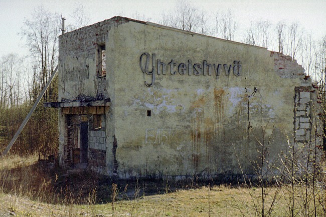 May 1999. Ruins of the Yhteishyvä shop