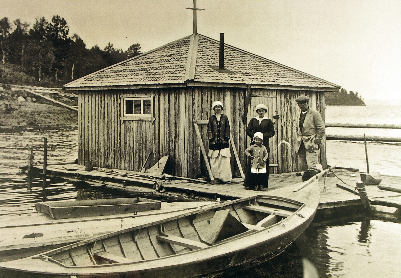 1910. Lammassaari. Laituri taiteilija Grigor Auerin talon edessä