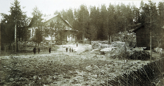 Early 1900's. Koirinoja. The Primary School