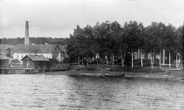 1930's. Pitkäranta. The Priest House abd the old building of high school