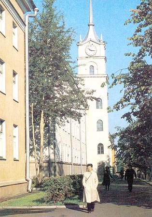 1988. Petroskoi. Pääpostirakennus Dzerzhinskinkadulla