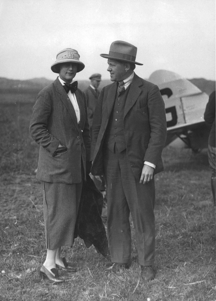 1923. Lehtimies Andreas Winding ja hänen vaimonsa Anna Fedora Luth Winding