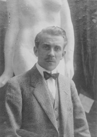 1910's. Sculptor Viktor Jansson