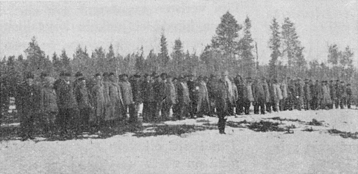 Huhtikuu 1919. Karjalan miehiä Aunuksen retken alussa