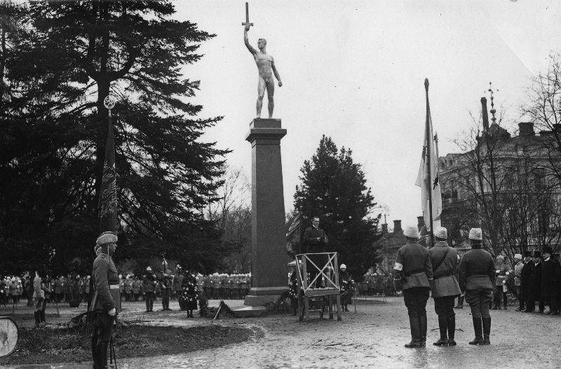3 апреля 1921 года. Открытие памятника Свободе