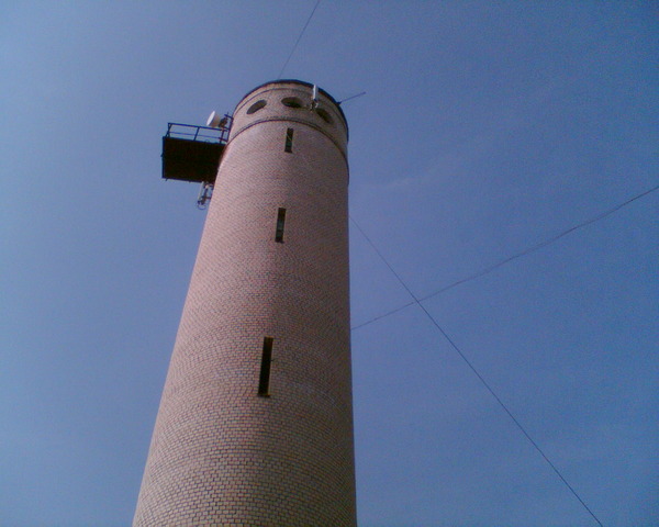 April 2009. Derevjanka station. Water tower