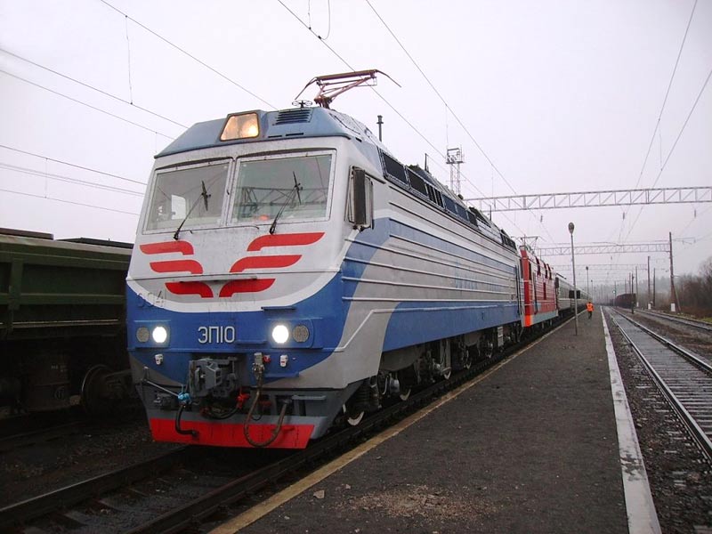 May 9, 2007. Derevjanka station. Railway station