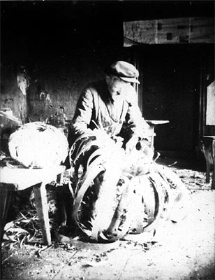 1944 год. Плетение берестяного кошеля