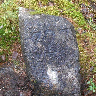 Пограничный камень в Колмиканта