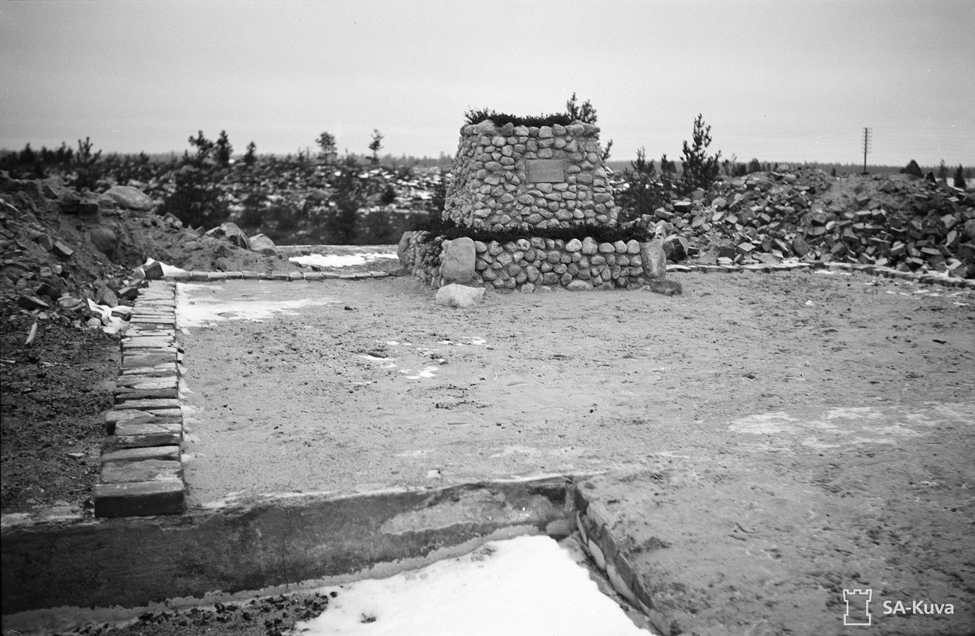 October 10, 1942. Monument at the site of the dead of Bobi Sivén (on the ruins of the building of municipality)