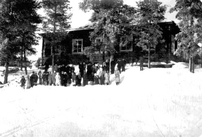 1920 год. Реболы. Народная школа