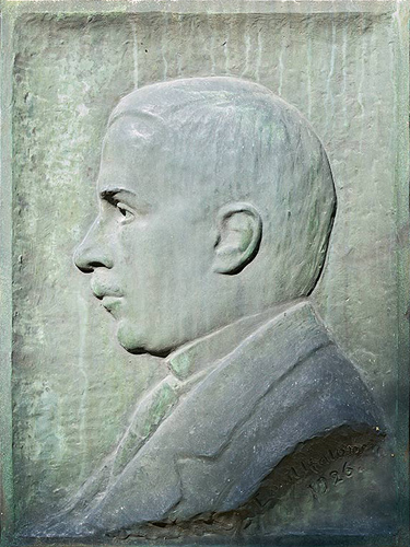 Heikki Ritavuori. Muotokuvareliefi (kuvanveistäjä Eemil Halonen, 1926)