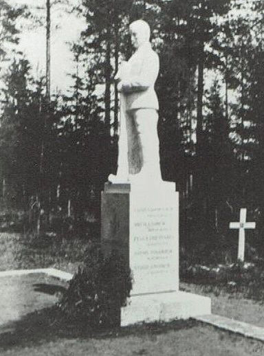 1930's. The common grave of the heroes of 1918