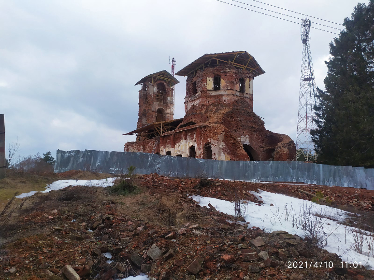April 10, 2021. Tulema. Ruins of the orthodox church