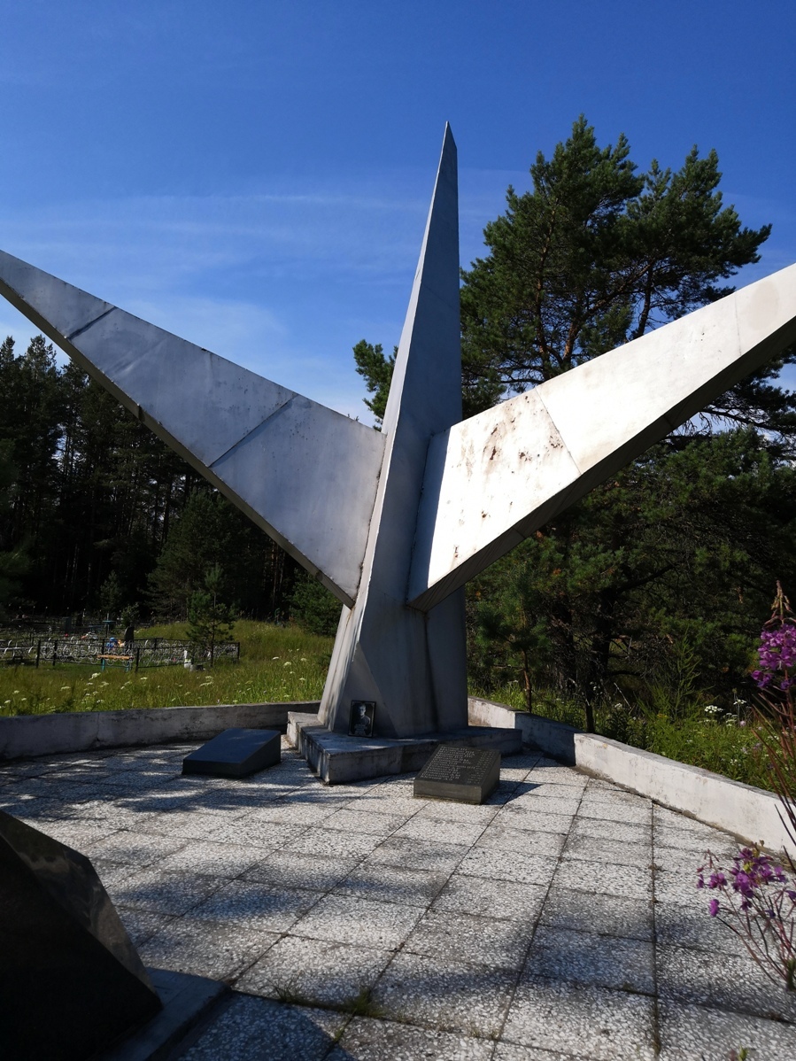 Июль 2019 года. Иля-Ууксу. Памятник советским лётчикам