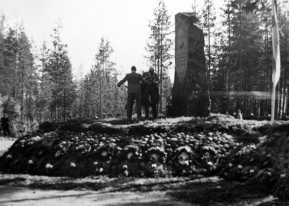 1939. Tulema. Monument to the Fallen in Olonets expedition
