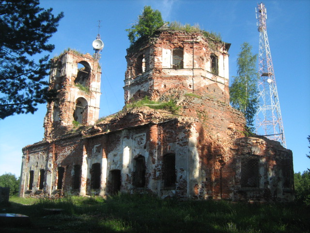 July 19, 2009. Tulema. Ruins of the orthodox church