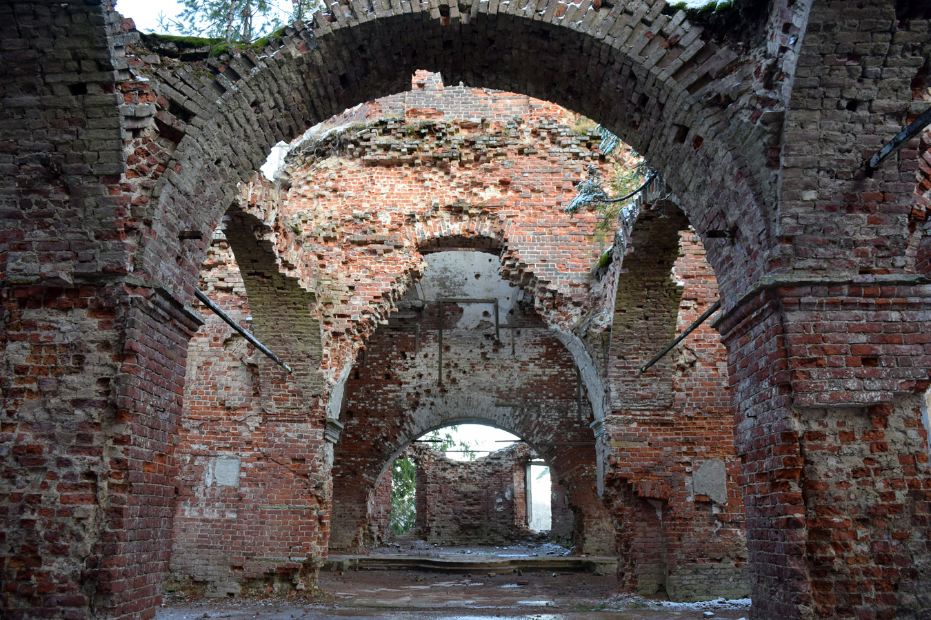 28 октября 2019 года. Тулема. Руины православной церкви