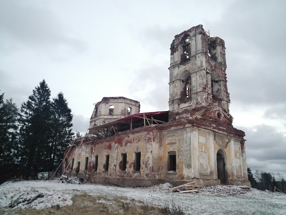November 21, 2020. Tulema. Ruins of the orthodox church